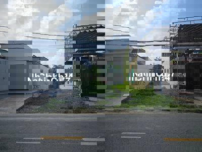 Bán Đất chính chủ Nằm trên mặt tiền Trần Tử Bình dt 240m2 shr.