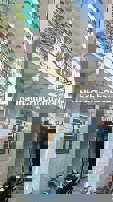 Nhà đẹp 2 lầu 4 PN giá chỉ 5 tỷ gần đại học Marketing Q7 tl chính chủ