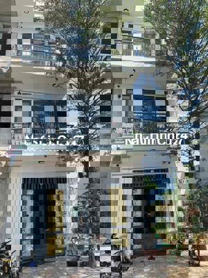 chủ gửi bán nhanh nhà 1 trệt 2 lầu thuận an bình dương