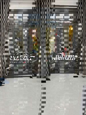 Chủ ngộp bán gấp nhà q6