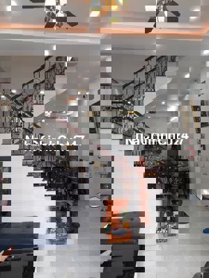 Nhà cần bán gấp về quê ạ. Chính chủ. Thương lượng cho khách thiện chí