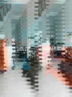 Nhà lầu chính chủ hẻm xe hơi. Thông tin cam kết đúng 100%