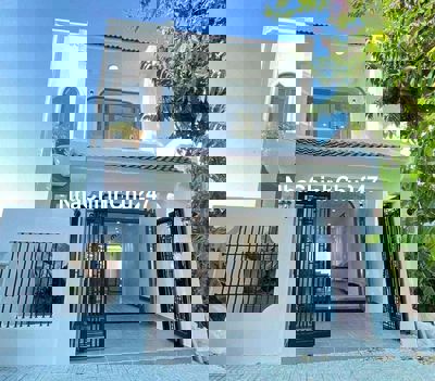 CHỦ NGỘP BÁN GẤP CĂN NHÀ GẦN CHỢ BÌNH CHÁNH - SỔ HỒNG RIÊNG