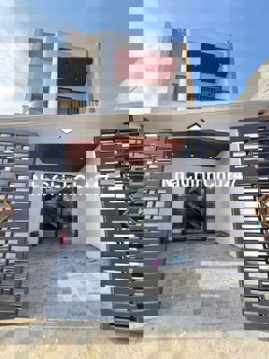 CHỦ NGỘP BÁN GẤP CĂN 1 TRỆT 1 LẦU NẰM NGAY PHƯỜNG TÂN TRIỀU