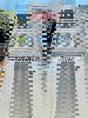 CHỦ ĐẦU TƯ ỦNG HỘ MIỀN TRUNG LŨ LỤT 10 CĂN NHÀ GIÁ HÒA VỐN