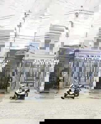 CHÍNH CHỦ CẦN BÁN NHÀ 80m2, SỔ HỒNG RIÊNG, HEM XE HOI Giá 900tr