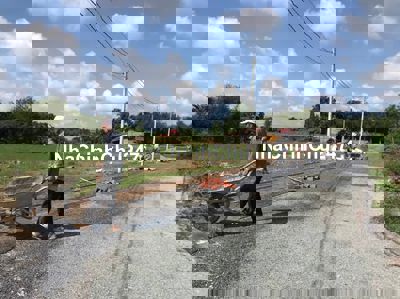 Đất đẹp chính chủ, SHR,  tại trục đường DT 825, 5x50 (250m2), 800Tr