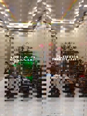 Chính chủ bán nhà mặt tiền Lê Hồng Phong