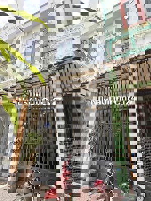 Nhà bán chính chủ giáp gò vấp !