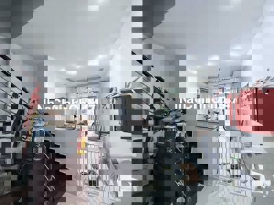 Chủ định cư nước ngoài bán gấp nhà 3 tầng Nơ Trang Long, 63m2, 10.2 tỷ