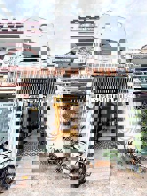 Chủ kẹt tiền nên cần ra Gấp
💥 Nhà đẹp 2 tầng hẻm xe hơi