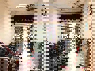 NHÀ CẤP 4 ĐẸP MẶT TIỀN NGUYỄN VĂN YẾN-CHỦ ĐI NƯỚC NGOÀI BÁN GẤP