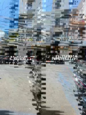 Nhà mặt tiền chính chủ bán.