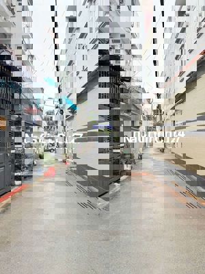 Chính chủ bán nhà gò vấp ô tô đỗ cữa gần mặt tiền giá tốt