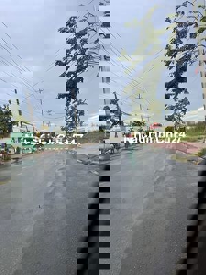 Bán gấp đất ngay Chợ Cần Đước, chính chủ 4xx bao sổ