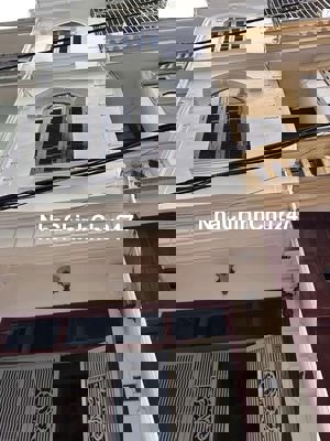 Chính chủ bán nhà 4 tầng 4 phòng ngủ tại ngõ 14 Phan đình giót