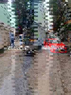 Chính chủ cần bán nền nhà 4,25x18,25 nở hậu 7,6m hẻm xe tải gần chợ,TH