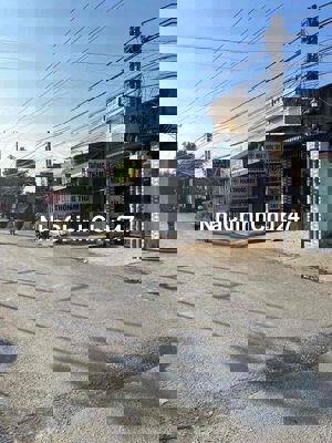 CHỦ NGỘP BÁN GẤP NHÀ MẶT TIỀN KD hoá an 200m2, thổ cư , đường xe tải