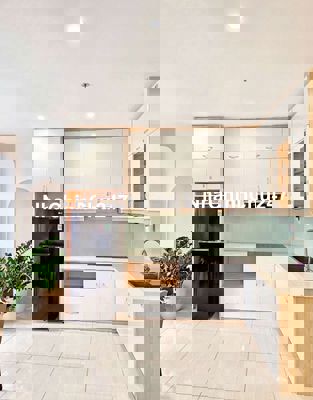 CHÍNH CHỦ BÁN GẤP NHÀ TẬP THỂ TRÚC KHÊ, LÁNG HẠ, 2PN, 2WC, NHÀ ĐẸP