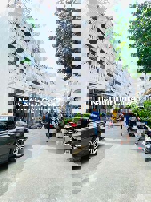 Nhà chủ tự xây ở có lưu hồ sơ xây dựng, hướng Đông Nam đường rộng 9m