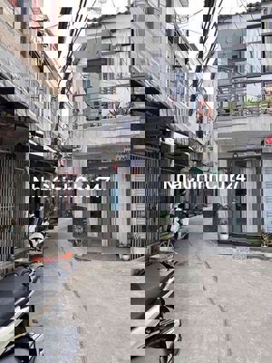 NHÀ NHỎ Q7 SỔ HỒNG 9 CHỦ