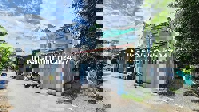 CHÍNH CHỦ BÁN ĐẤT TẶNG NHÀ CẤP 4 NGAY ĐÔNG HÒA, DĨ AN. DT 100M,THỔ 88M