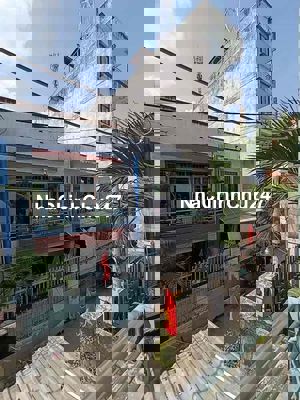 CHỦ CẦN BÁN GẤP NHÀ CŨ TIỆN XÂY MỚI - DT KHỦNG 92M2 - KO QH - SHR