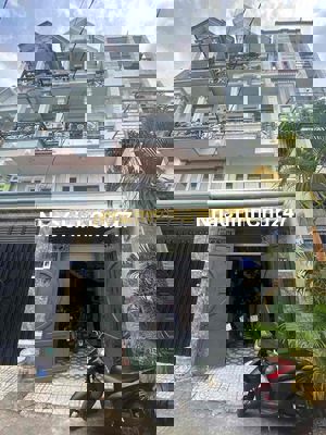 Nhà 4x16 đúc 3 tấm Hiệp Thành City, Tôi Chủ, ôntoo đậu trong nhà.