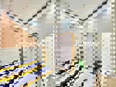 CĂN HỘ BAN CÔNG / CỬA SỔ MẶT TIỀN PHẠM VĂN BẠCH Ở NGAY CHÍNH CHỦ