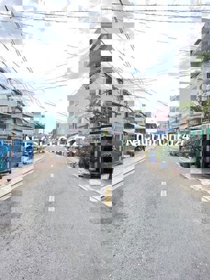 CHÍNH CHỦ gửi bán gấp căn nhà mặt đường.