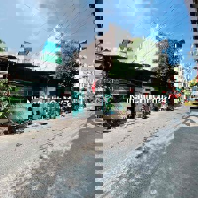 Nhà chính chủ Q11 giá tốt , Hẻm 10m ,cấp 4 tiện xây mới