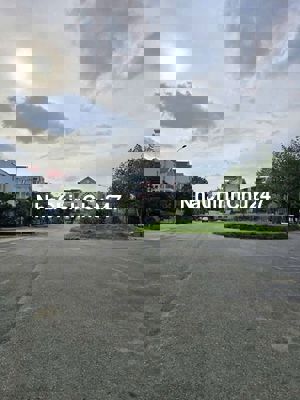 CHÍNH CHỦ CẦN BÁN LÔ ĐẤT NGAY TTHC DĨ AN. GẦN CÔNG VIÊN.DT 120M.