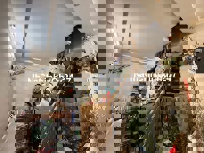 Chính chủ bán gấp nhà CXPL B ,P13 Q6,DT 7.3*7.7m 2 tấm giá 8.5 tỷ