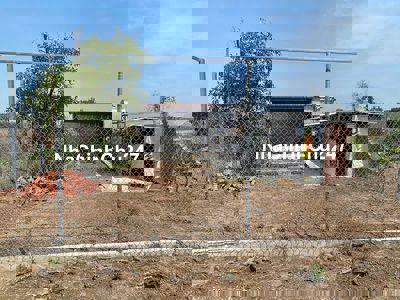 Chủ bán gấp lô đất thổ cư đường nhựa 18m giá 270 Triệu