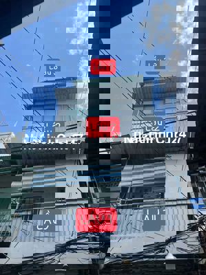 Chính chủ cần bán gấp căn nhà 3 tầng, 3PNHoàn công đủ, không quy hoạch