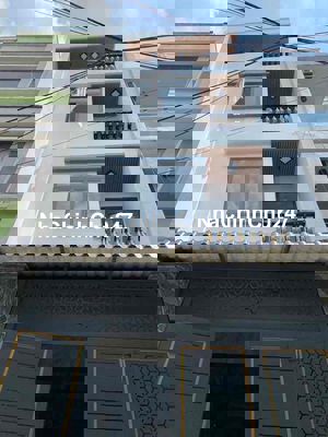 CHỦ KẸT BÁN LỖ NHÀ NGÃ TƯ 4 XÃ - 4 TẦNG NHỈNH 6 TỶ