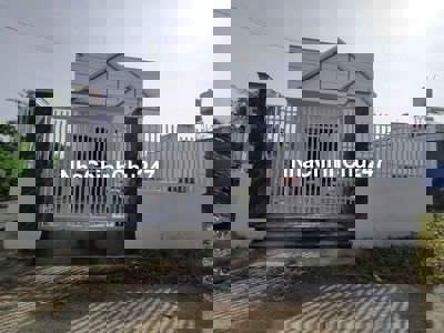 Cần bán nhà chính chủ - Giá tốt - Vị trí đẹp-Bến Cát, Bình Dương