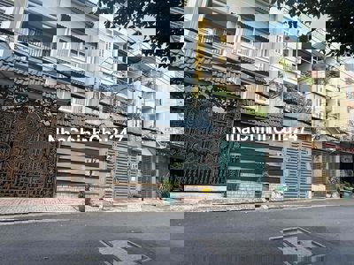 nhà Chín Chủ . tặng Full nội thất Q12 , ngay chợ TCH