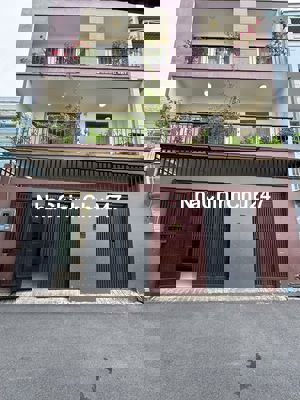 Chính Chủ - Nhà Đúc 3 lầu (8.65x12) đường nhựa ô tô Phạm Văn Đồng