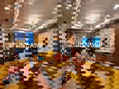 Bán nhà chính chủ – Nguyễn Văn Cừ, 105m2, 6,5 tầng thang máy, gara