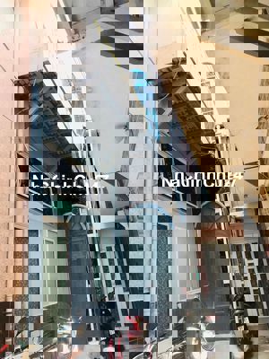 Nhà nhỏ, điện nước chính chủ, gần ĐH Hutech, P.25, Bình Thạnh