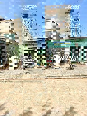 Chính chủ gửi bán lô đất 130m2 , cách mặt tiền đường Tỉnh Lộ 10 , 700m