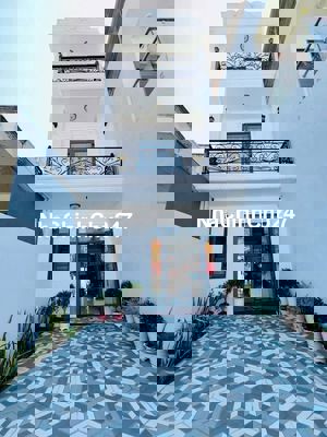 CHÍNH CHỦ GỬI BÁN CĂN 2 LẦU GIÁ 1TY370 GẦN CHỢ HƯNG LONG