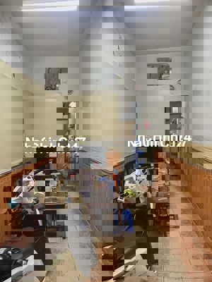 Chính chủ bán đất tặng nhà Kim Mã, ngõ nông gần phố, sổ đẹp nở hậu