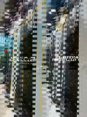 Nhà Trần Quang Khải. Q1. Cách đường 30m. Chủ Nhà bán