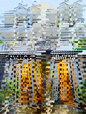 nhà mới - chủ đang làm hoàn công- Giá mềm tồn tại trong 20 ngày. hế