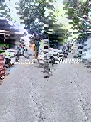 Chủ gủi bán nhà tầng sạch sẽ kiêt ô tô Tôn Đản ,58m2