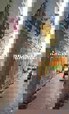 Chính chủ bán nhà 5 tầng + 1 tum