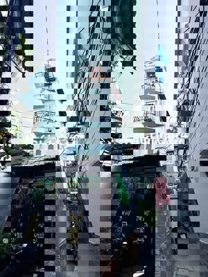 NHÀ ĐẸP, 5 TẦNG, 45m2, CHỦ XÂY KIÊN CỐ TÂM HUYẾT GIỮ GÌN NÊN CÒN MỚI.