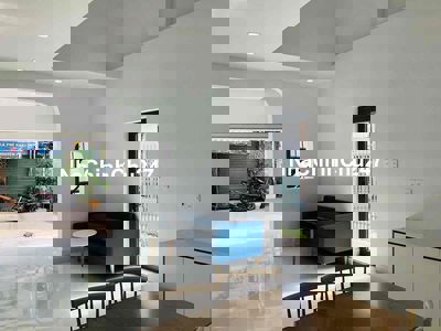 Chủ kẹt bán gấp căn nhà 2 mặt tiền hẻm xe hơi Bình Chiểu